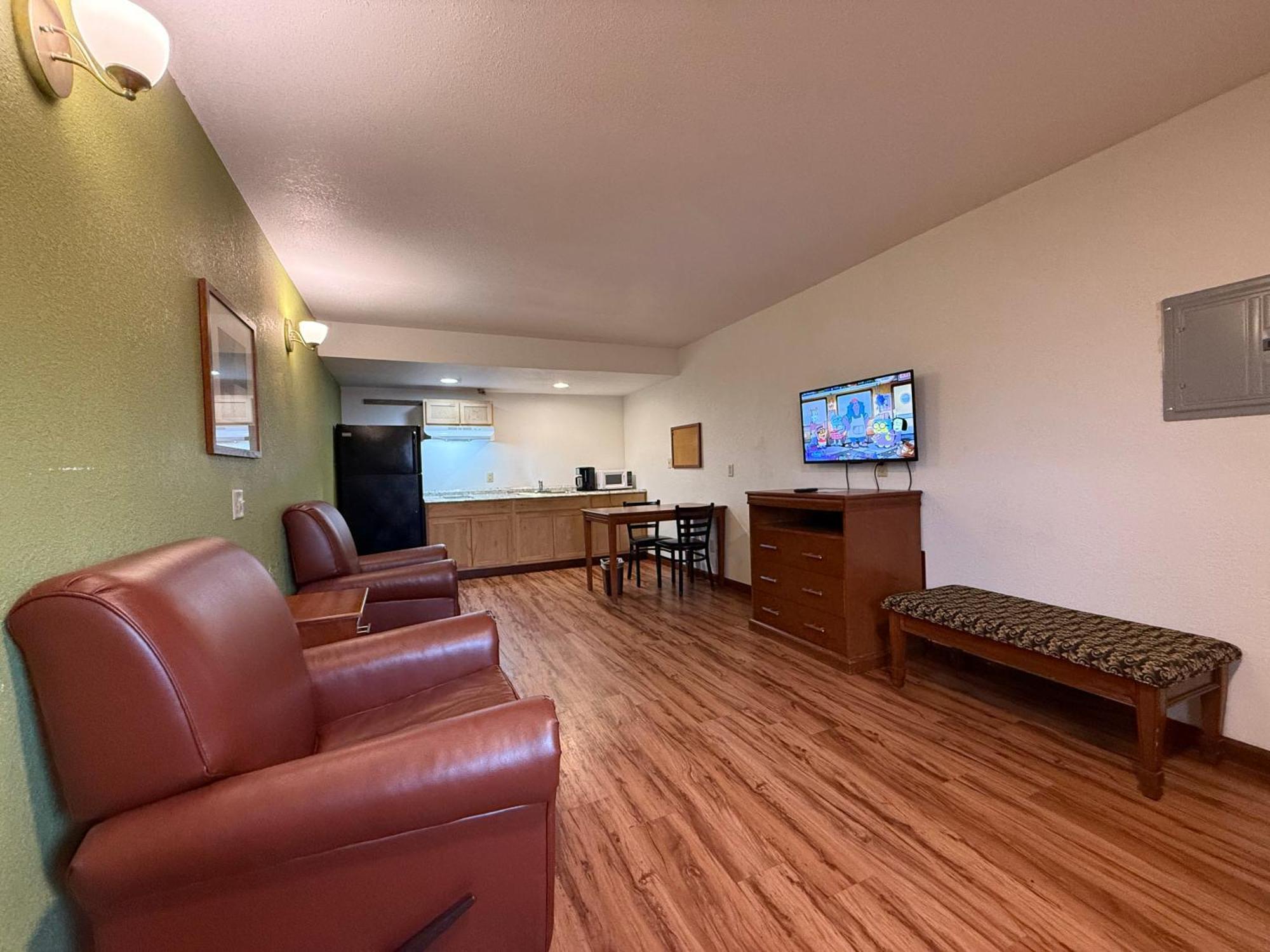 Relax Inn & Suites Mattoon Exterior foto